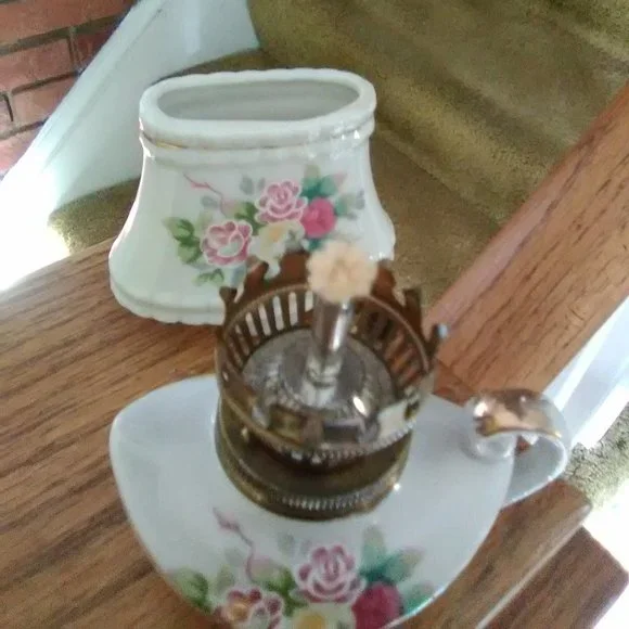 Mini Aladdin Oil Lamp - Picture 6 of 11